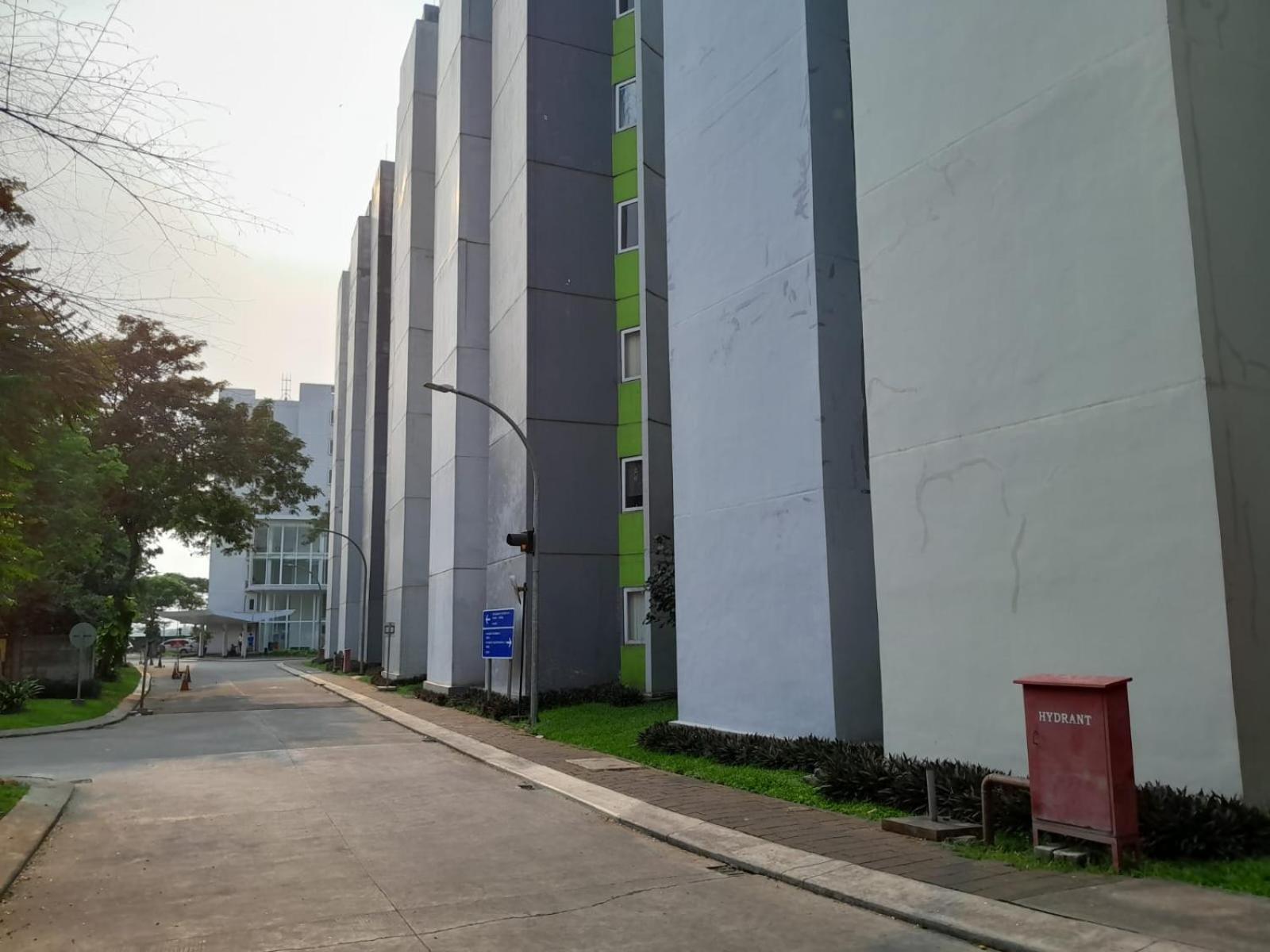 Smart Inn Aeropolis Airport Soekarno Hatta Tangerang Exterior photo