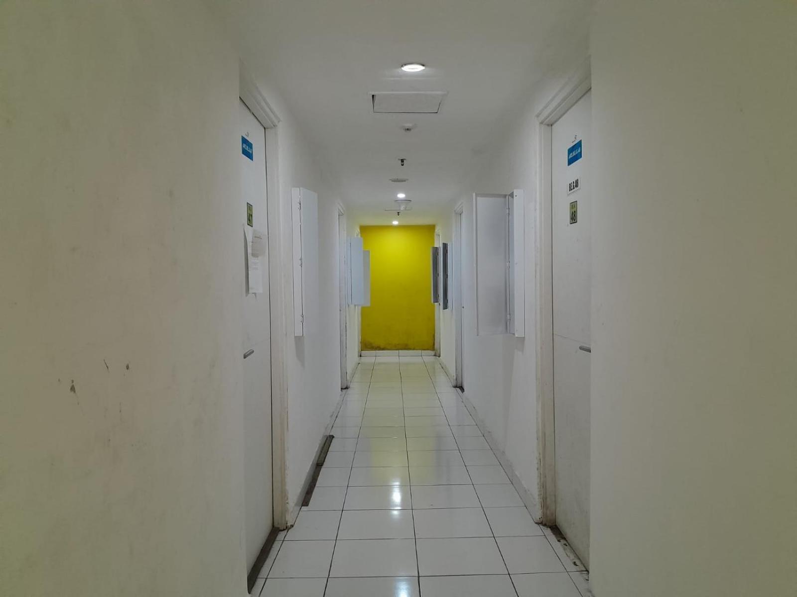 Smart Inn Aeropolis Airport Soekarno Hatta Tangerang Exterior photo